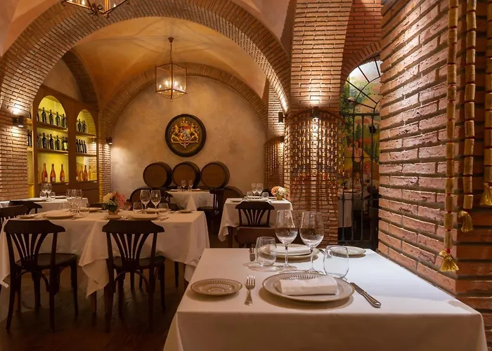 El Pilar Andalucia 埃斯特波纳