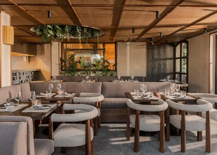 El Pilar Andalucia 酒店 4*