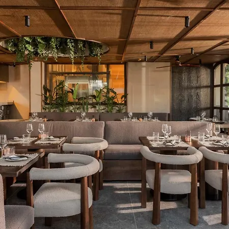 El Pilar Andalucia ホテル 4*